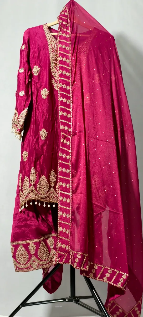 Magenta_Embroidered_Straight_Kurta_for_Women