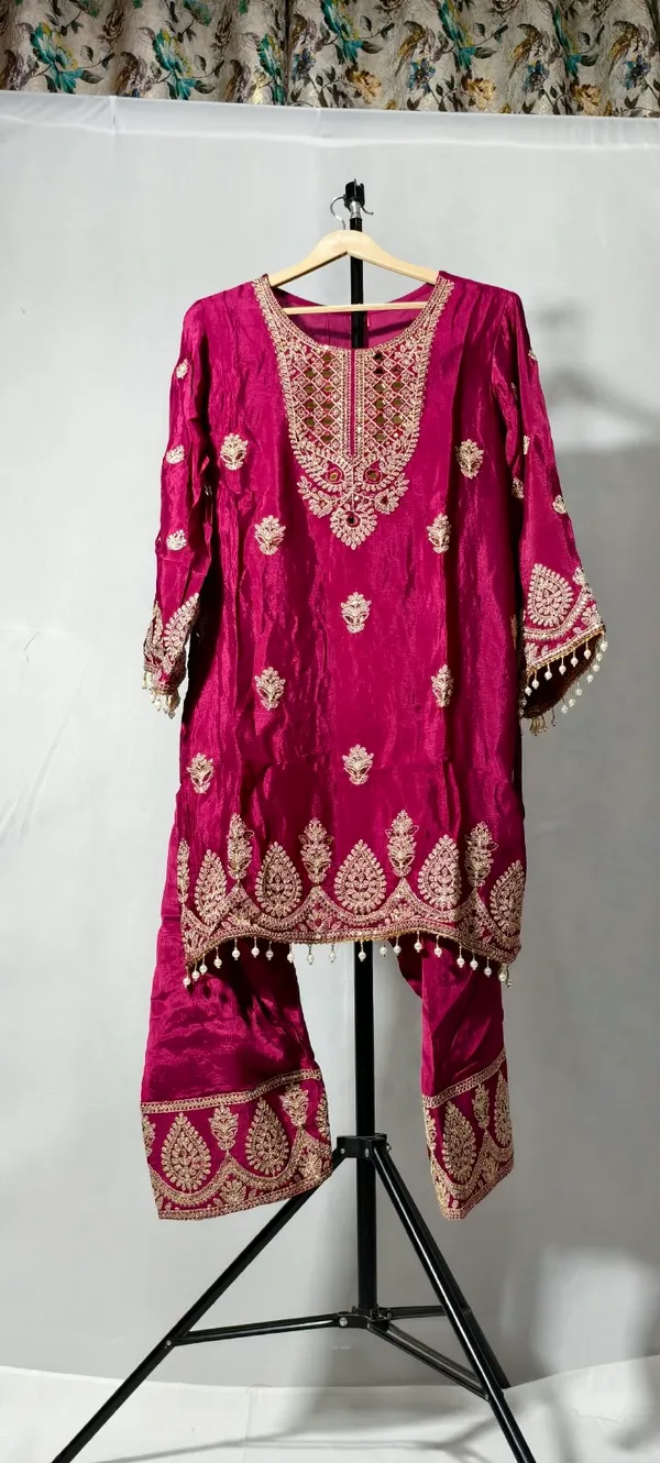 Magenta_Embroidered_Straight_Kurta_for_Women