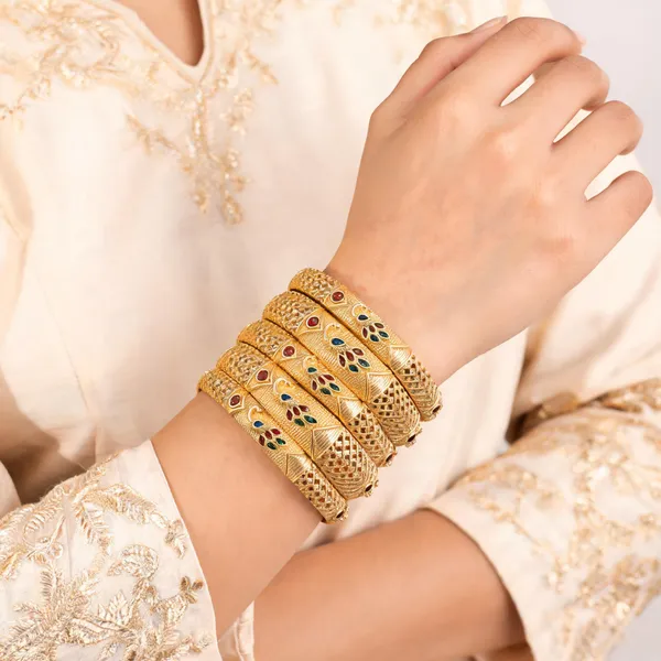 Goldan_White_Metal_peacock_Bangles_For_Women_(Pack_of_6_)