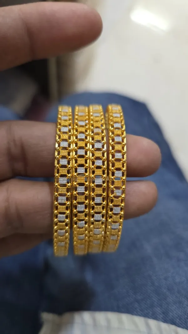 Set_of_4_bangles