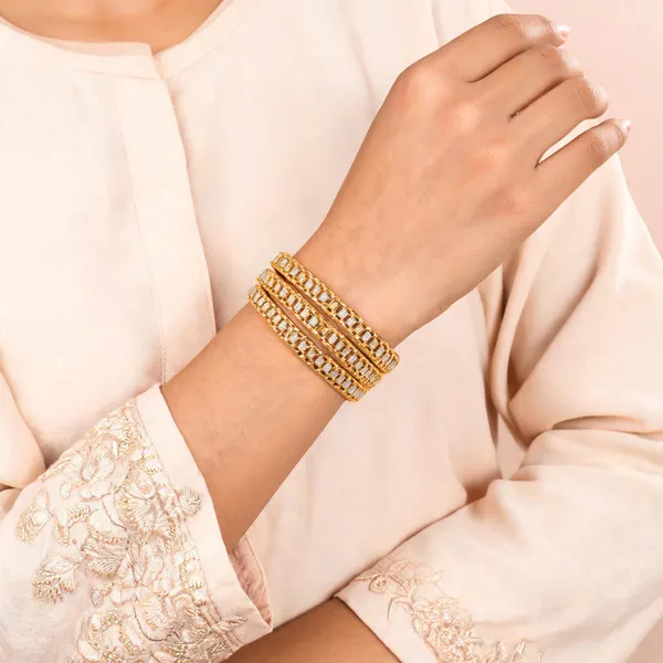 Gold_White_Metal_Bangles_For_Women_(Pack_of_4_)