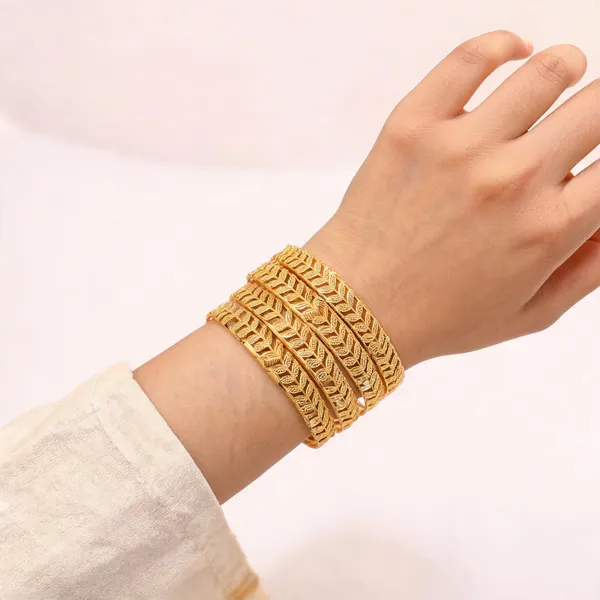 Gold_White_Metal_Bangles_For_Women_(Pack_of_4_)