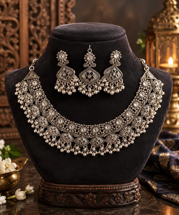Oxidized_Silver_Floral_Necklace_Set_For_Women