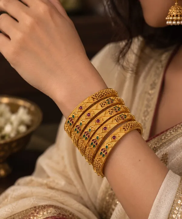 Goldan_White_Metal_peacock_Bangles_For_Women_(Pack_of_6_)