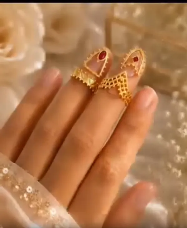 Gold_Tone_Red_Stone_Ring_Set_for_Women