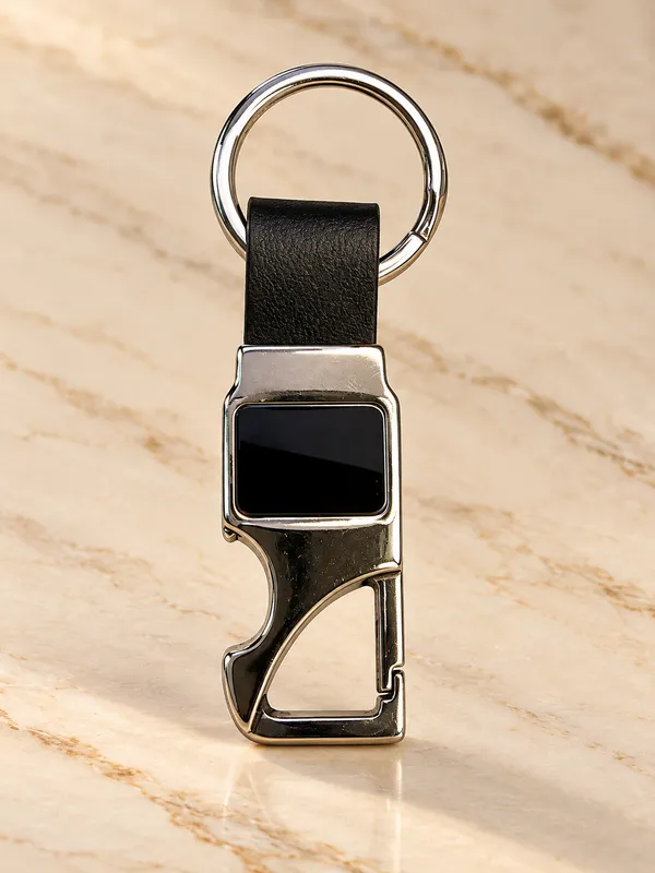 Leather_Carabiner_Keychain_for_Everyday_Use