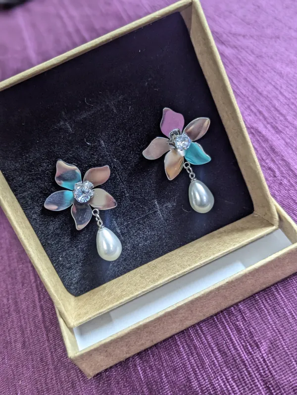 Anti_Tarnish_Steel_Flower_Shape_Earring_Default_Title