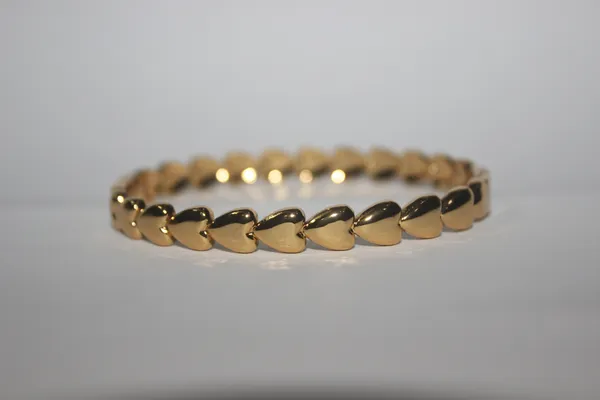 Mania_Anti_Tarnish_Gold_Heart_Shape_Bracelet_Default_Title