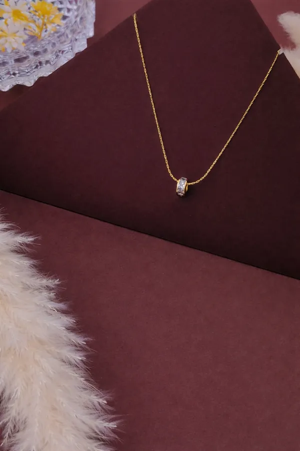 Premium_White_Stone_Pendant_Chain_Default_Title