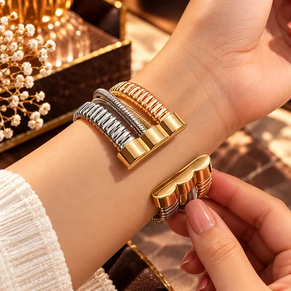 Luxury_Ribbed_Cuff_Bracelet