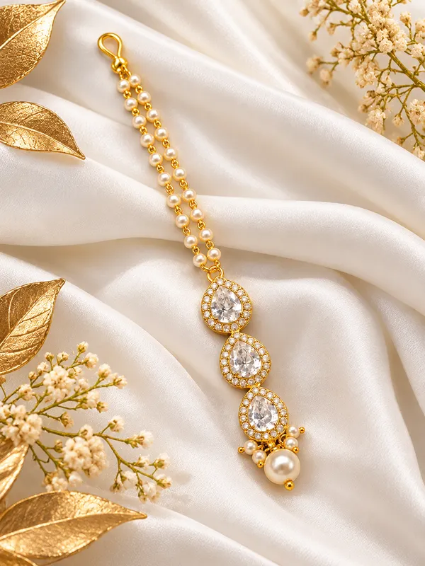 Jewelopia_Brass_Alloy_Mother_Of_Pearl_Maang_Tikka