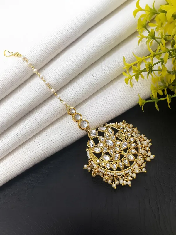 Jewelopia_Alloy_Brass_Mother_Of_Pearl_Maang_Tikka