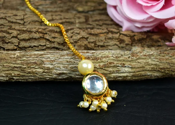 Jewelopia_Mother_Of_Pearl_Stone_Maang_Tikka