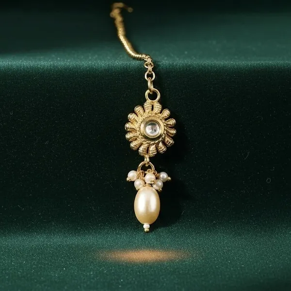 Jewelopia_Mother_Of_Pearl_Alloy_Maang_Tikka