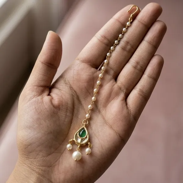 Jewelopia_Alloy_Brass_Maang_Tikka