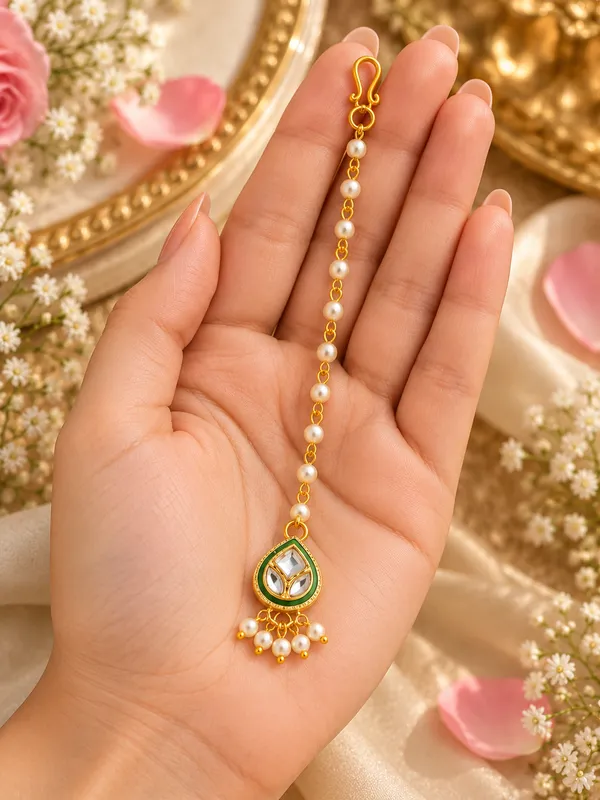 Jewelopia_Mother_Of_Pearl_Stone_Maang_Tikka