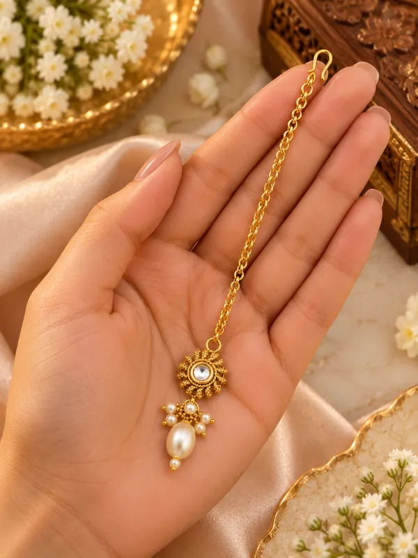 Jewelopia_Mother_Of_Pearl_Alloy_Maang_Tikka