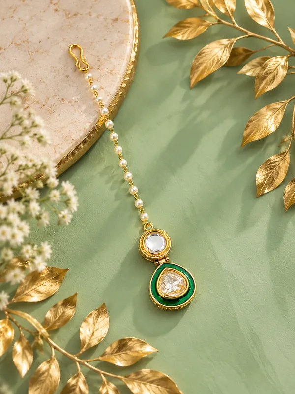 Jewelopia_Brass_Crystal_Alloy_Maang_Tikka