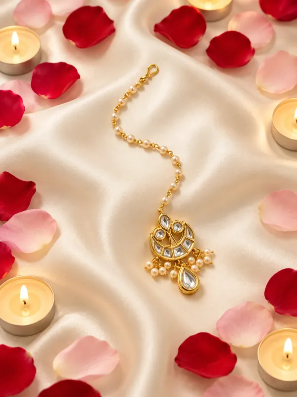 Jewelopia_Alloy_Brass_Maang_Tikka