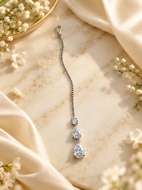 Jewelopia_Alloy_Brass_Maang_Tikka