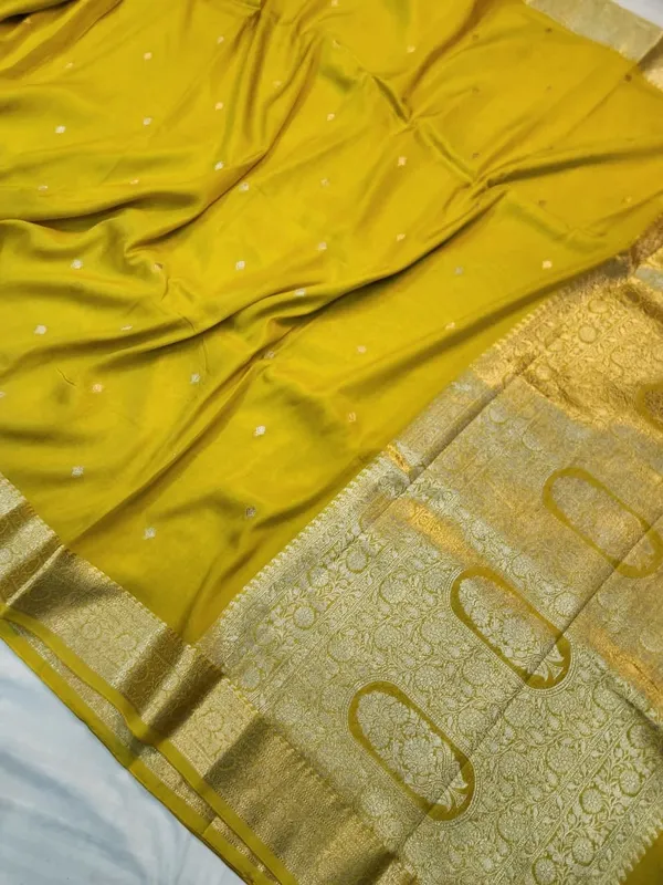 Golden_Mustard_Gajji_silk_saree_Figure_Saree