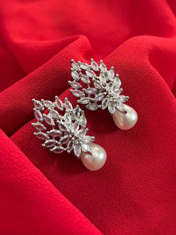 Silver_Tone_Crystal_Pearl_Drop_Earrings_for_Women