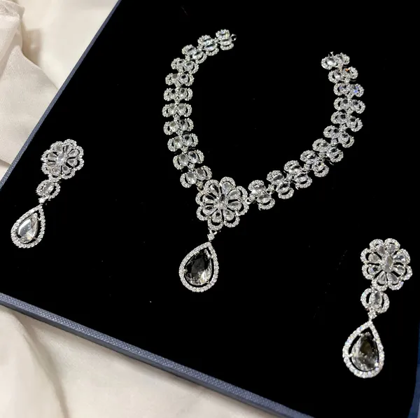 Silver_Tone_Floral_Necklace_Earrings_Set_for_Women