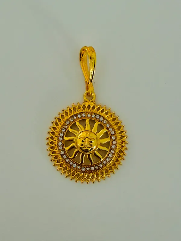 Gold_Tone_Sun_Face_Pendant