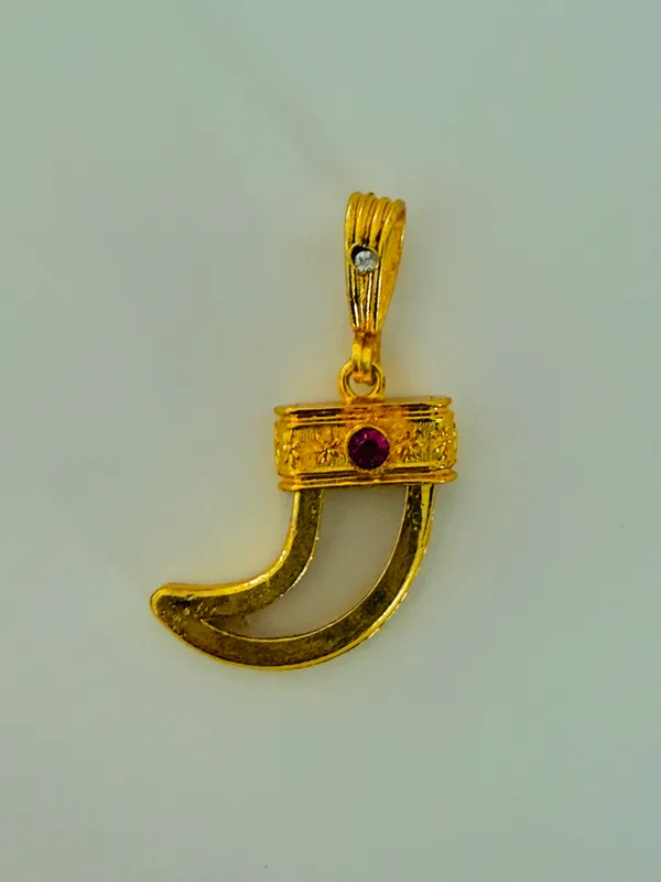 Gold_Tone_Embellished_Curved_Pendant_for_Unisex