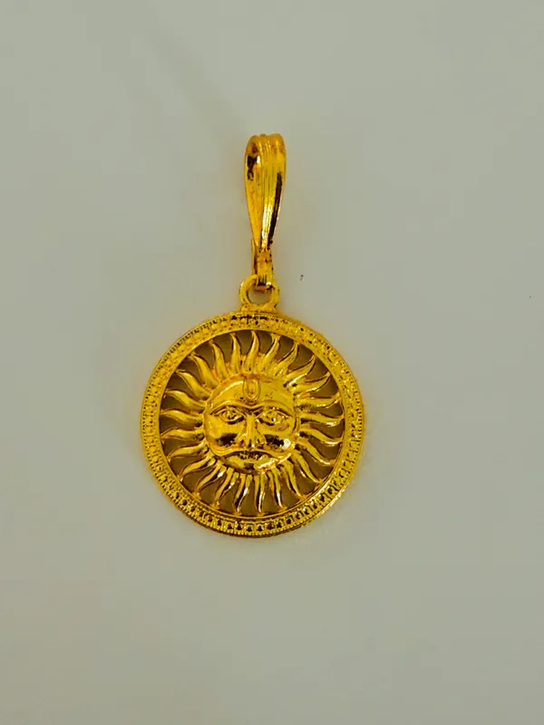 Gold-Tone_Sun_Face_Pendant_for_Men_And_Women