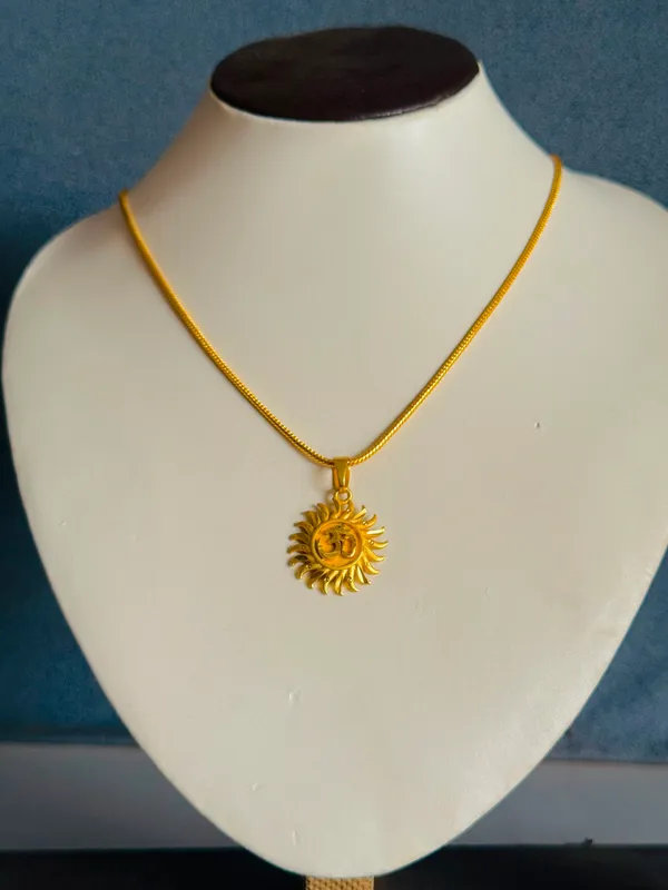 Gold_Tone_Sun_Pendant_Necklace_for_Women