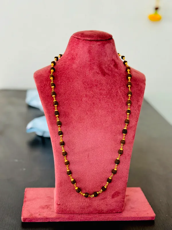 Black_And_Gold_Beaded_Necklace_For_Women