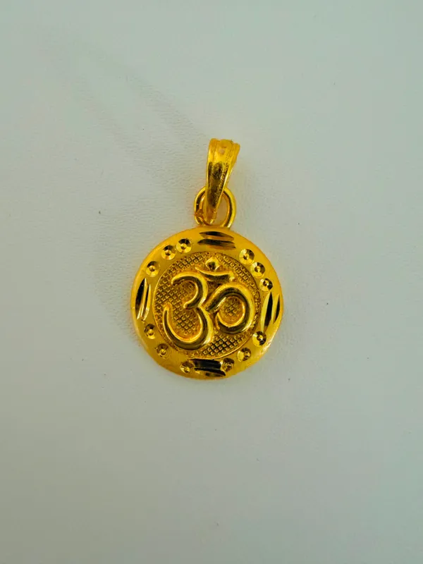 Gold-Toned_Om_Symbol_Round_Pendant_For_Men_And_Women