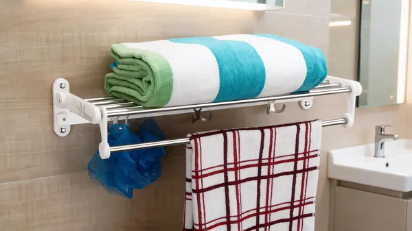 Arcylic_Wall_Mounted_Towel_Rack_With_Shelf