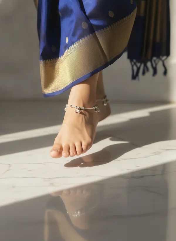 Silver_Tone_Charm_Anklet_for_Women