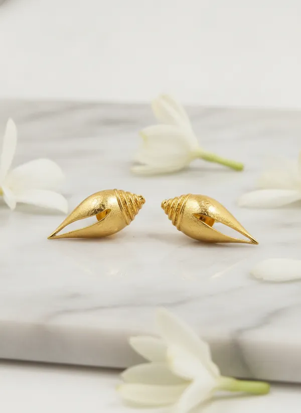 Gold_Tone_Shell_Stud_Earrings_for_Women