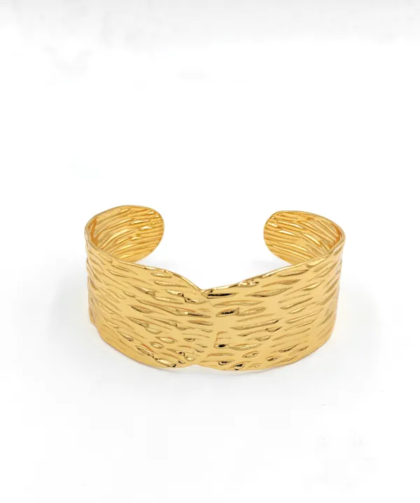 Gold_Stainless_Steel_Textured_Cuff_Bracelet_for_Women