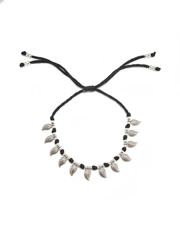 Silver-Tone_Leaf_Pendant_Black_Beaded_Necklace_for_Women
