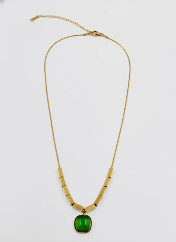 Gold_Tone_Green_Pendant_Necklace_for_Women