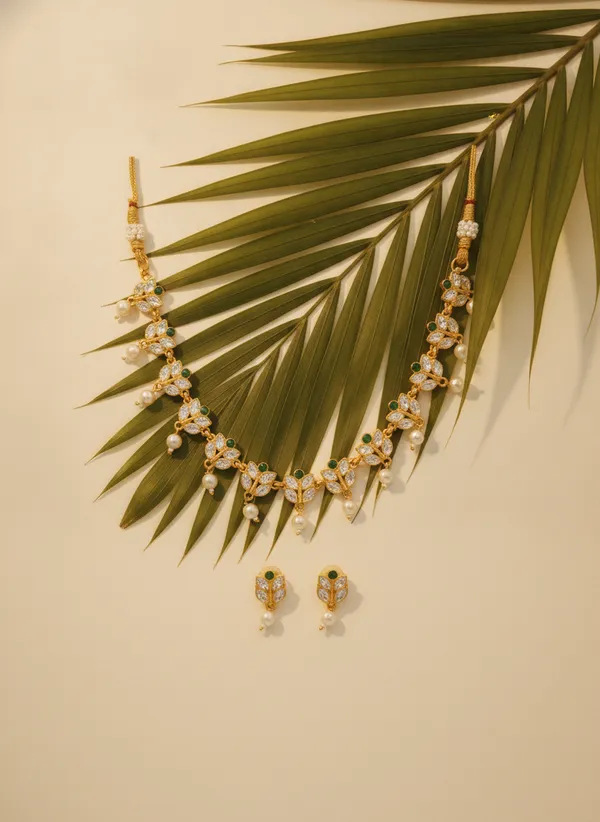 Gold_Toned_Floral_Stone_Jewellery_Set_for_Women