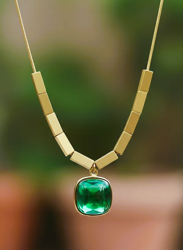 Gold_Tone_Green_Pendant_Necklace_for_Women