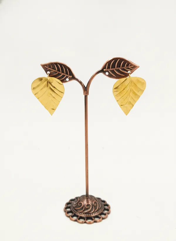 Gold_Tone_Leaf_Stud_Earrings_for_Women