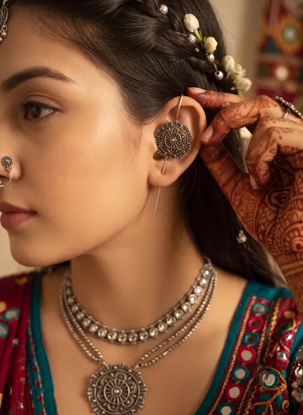 Silver_Oxidized_Floral_Drop_Earrings_for_Women