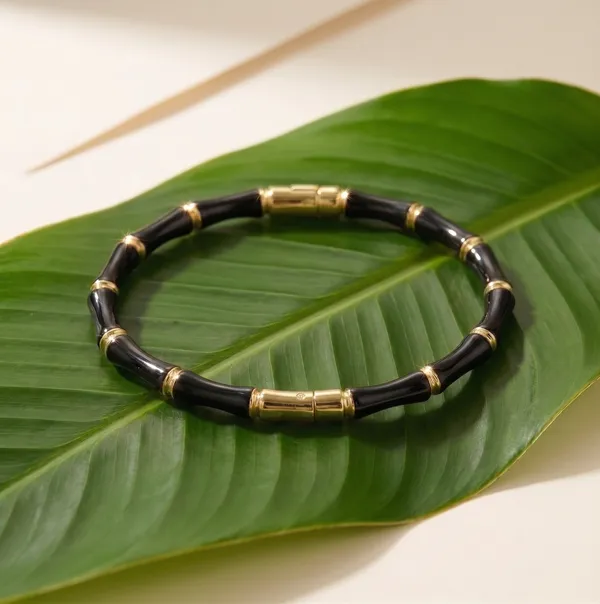 Black_Beaded_Gold_Accent_Bracelet_2.4_Diameter