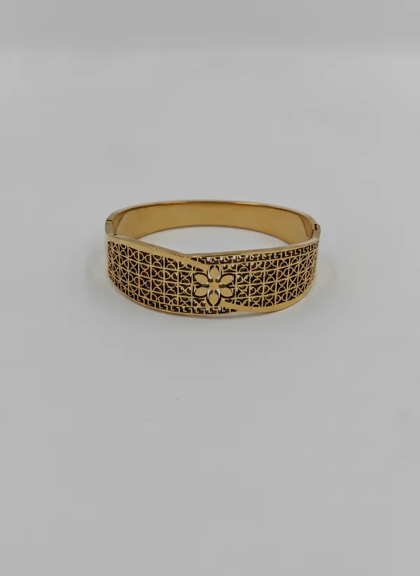 Gold_Tone_Floral_Cutwork_Cuff_Bracelet_for_Women