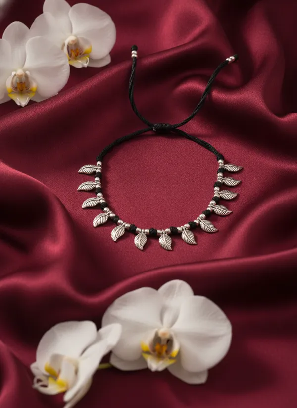 Silver-Tone_Leaf_Pendant_Black_Beaded_Necklace_for_Women