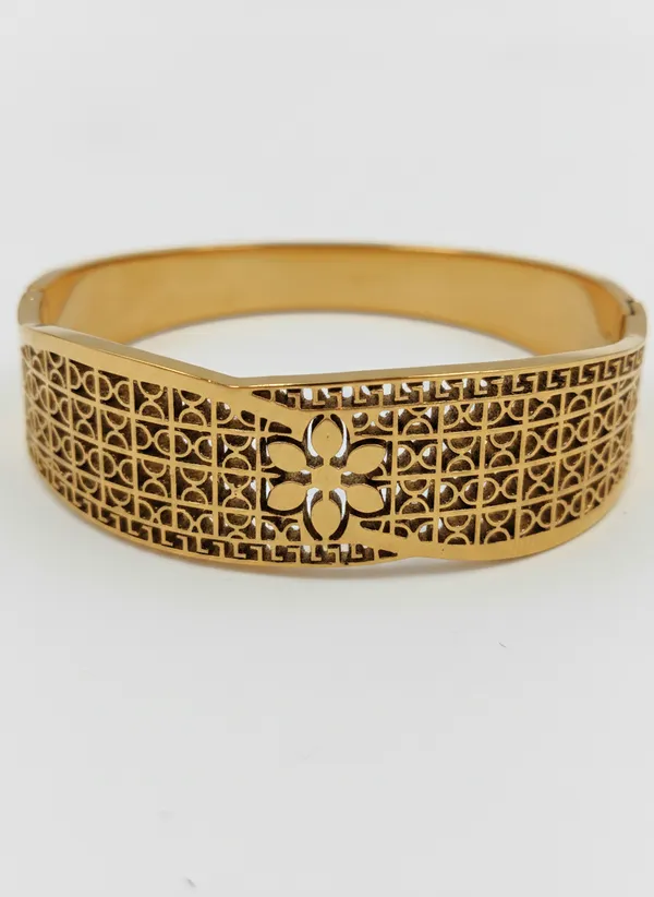 Gold_Tone_Floral_Cutwork_Cuff_Bracelet_for_Women