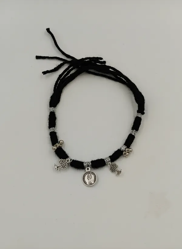 Black_Thread_Charm_Necklace_For_Women