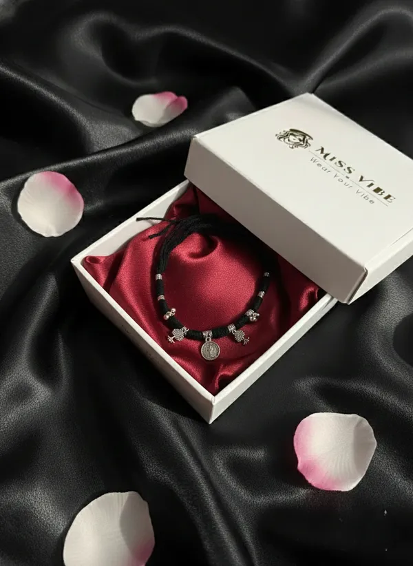 Black_Thread_Charm_Necklace_For_Women