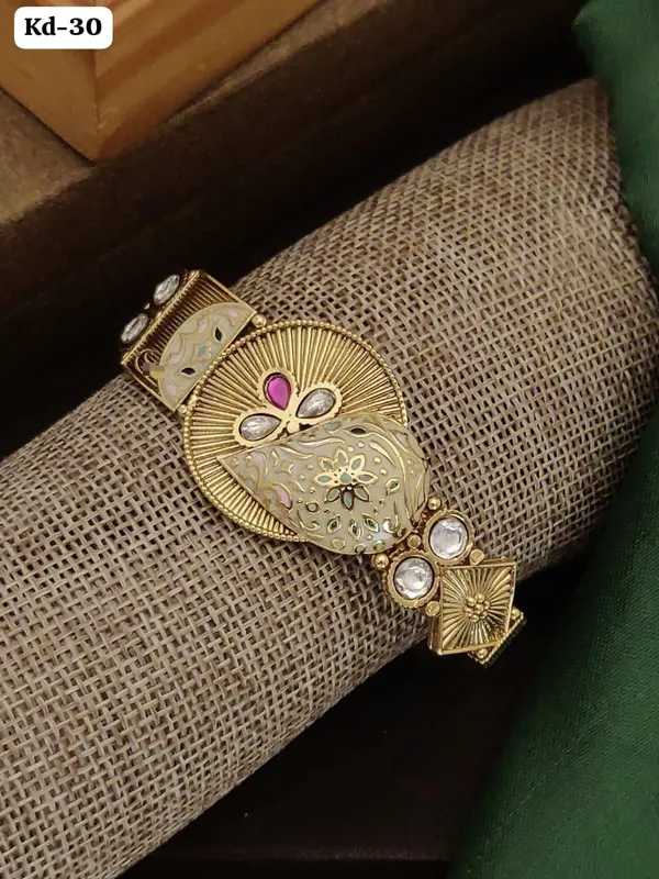 Royal_Gold-Tone_Traditional_Designer_Bracelet_–_Kundan_And_Floral_Motif